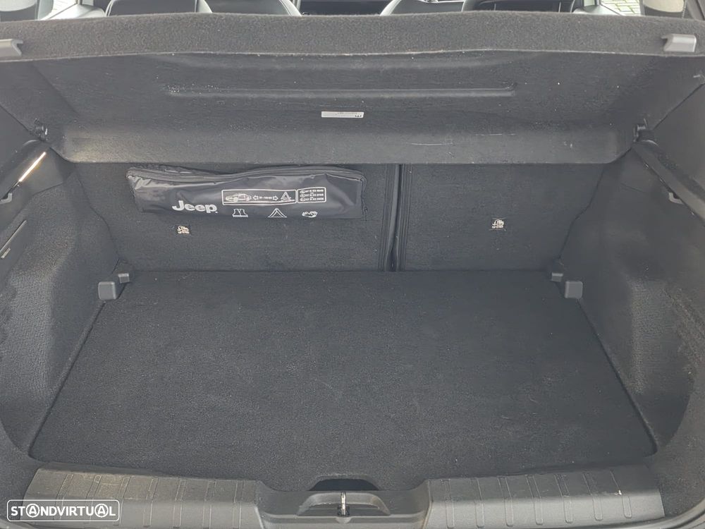 Jeep Avenger 1.2 GSE T3 Altitude - 7