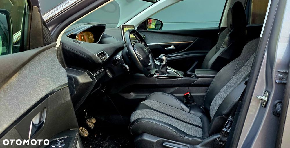 Peugeot 5008 PureTech 130 Stop & Start Allure Business-Paket - 25