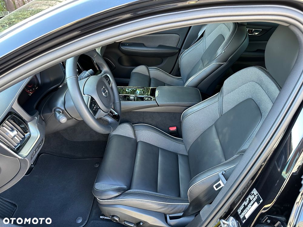 Volvo S60 T8 Recharge AWD Geartronic RDesign - 23