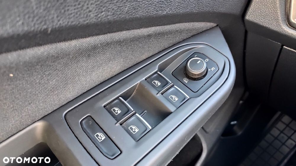 Volkswagen Golf - 34