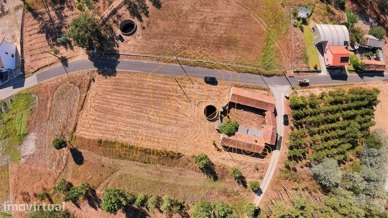 Moradia T2 p/ reconstrução em Ferreira a Nova - Grande imagem: 5/40