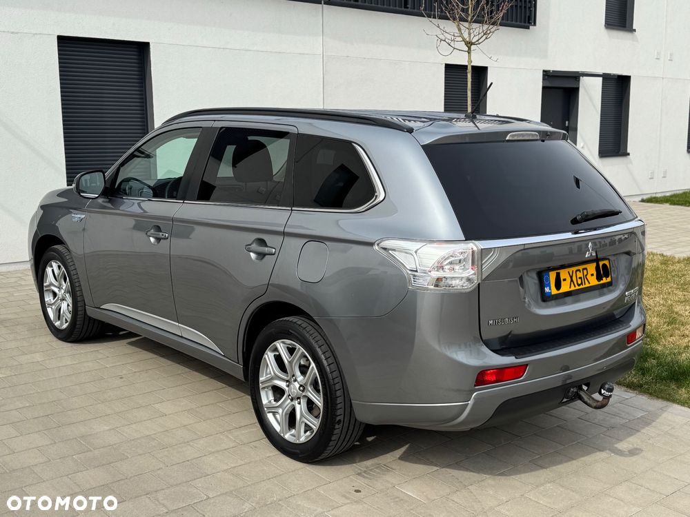 Mitsubishi Outlander 2.0 4WD Plus - 4
