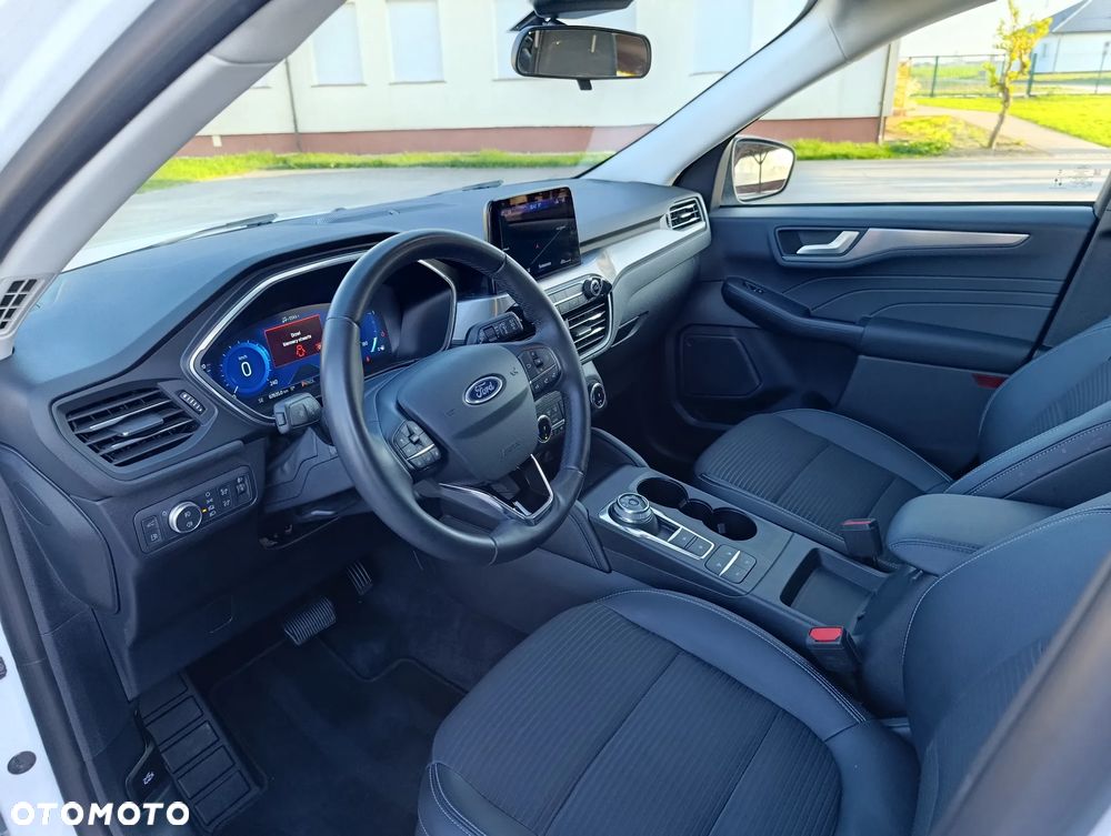 Ford Kuga - 24