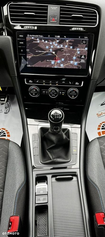 Volkswagen Golf - 27