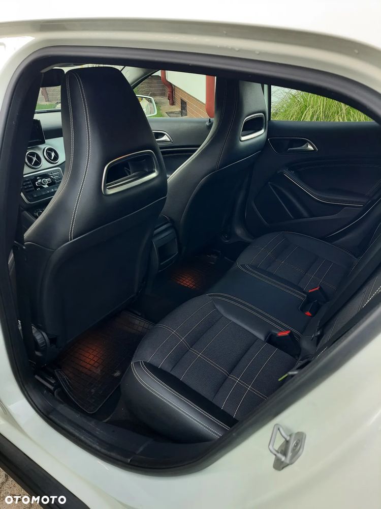 Mercedes-Benz GLA 220 CDI 4-Matic - 10