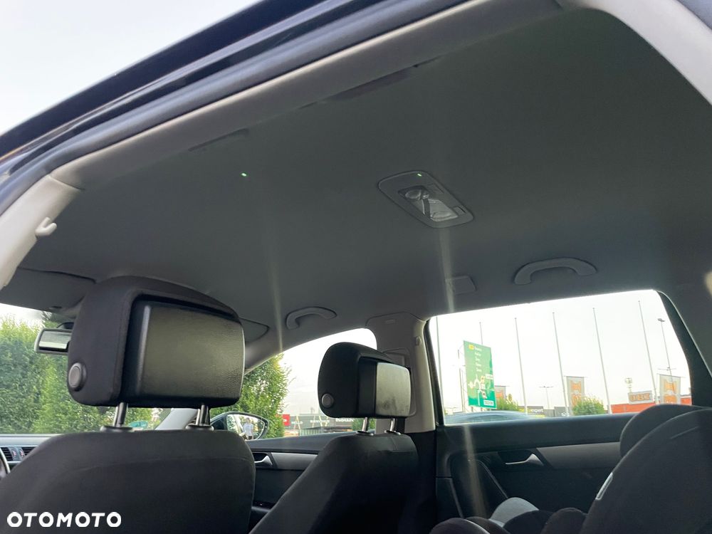 Volkswagen Passat 2.0 TDI DPF BlueMotion Technology Comfortline - 23