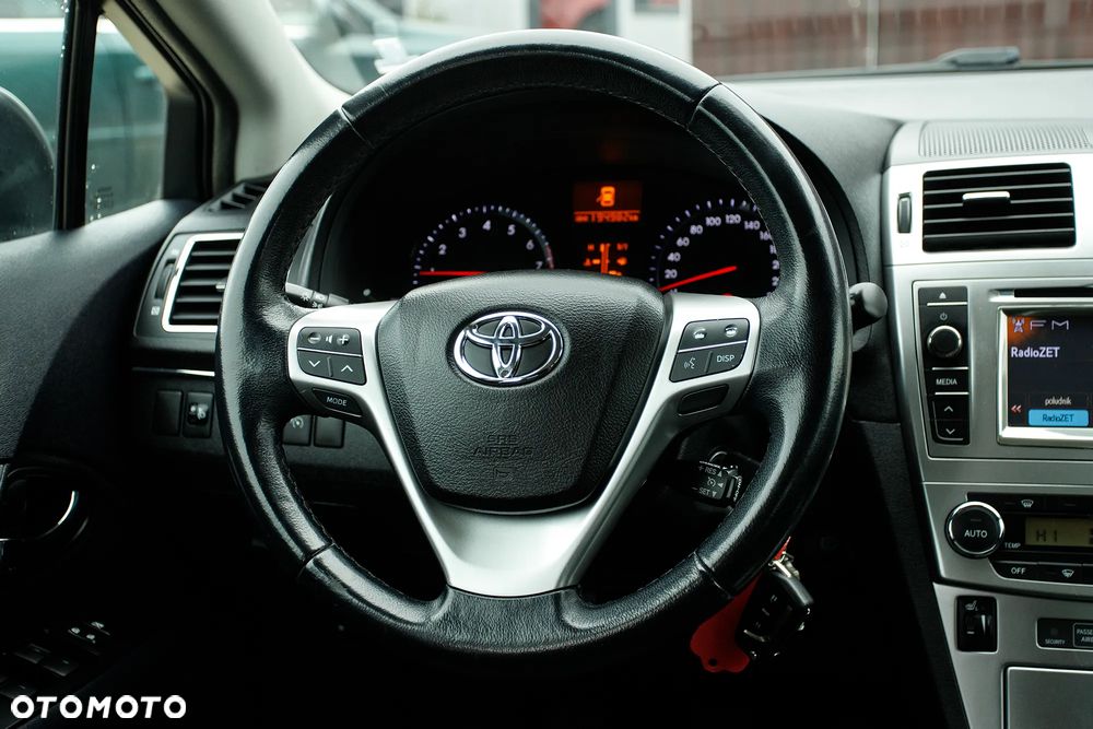Toyota Avensis 1.8 Sol plus NAVI - 25