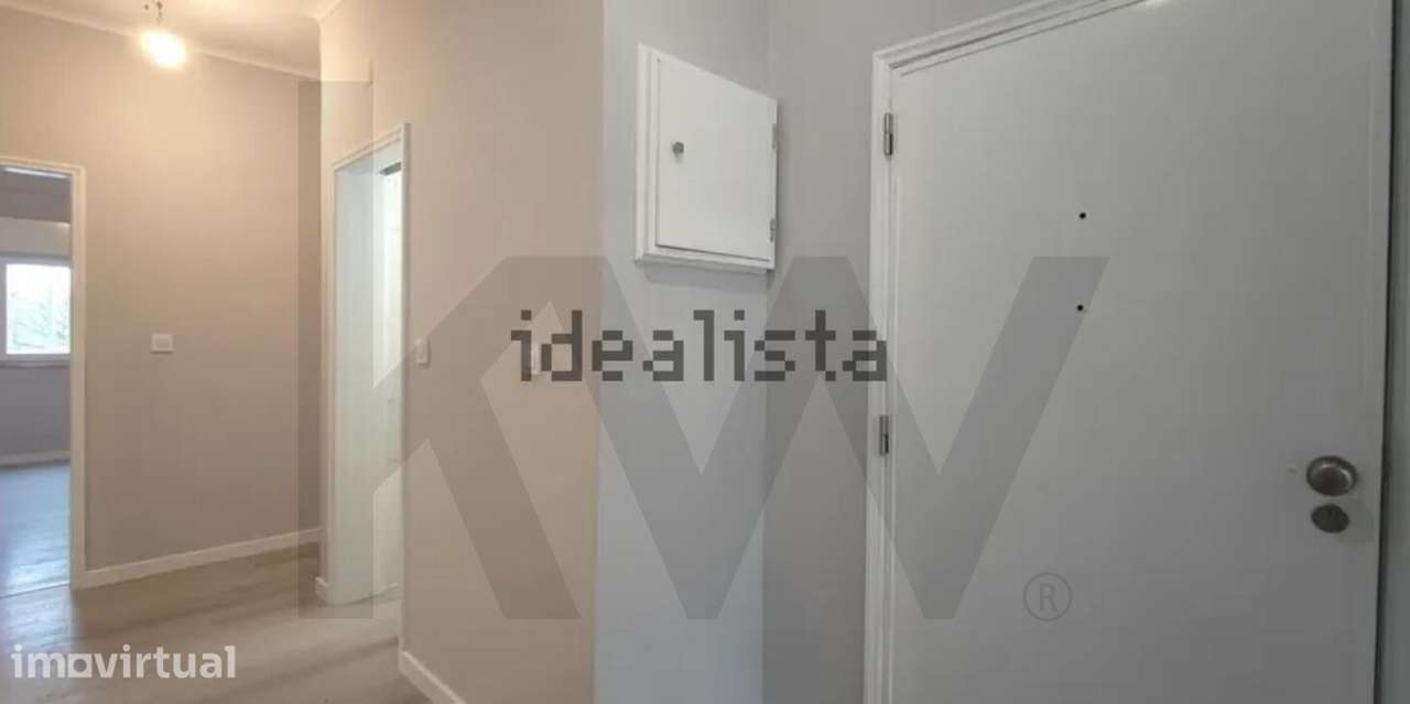 Apartamento T3 à venda no centro do Laranjeiro - Grande imagem: 2/26