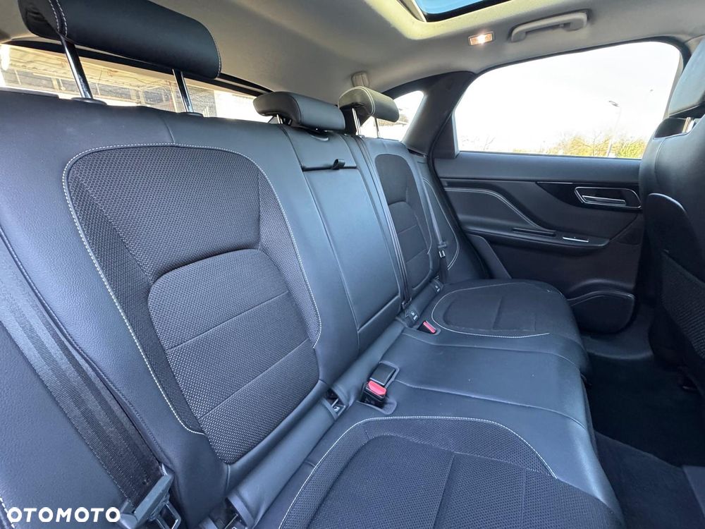 Jaguar F-Pace - 19