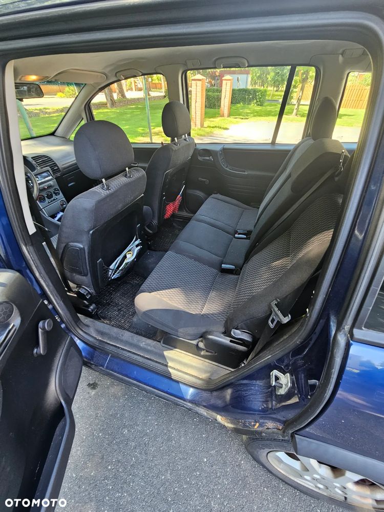 Opel Zafira 1.6 - 12