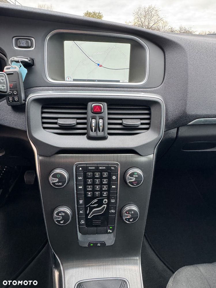 Volvo V40 D3 Summum - 35