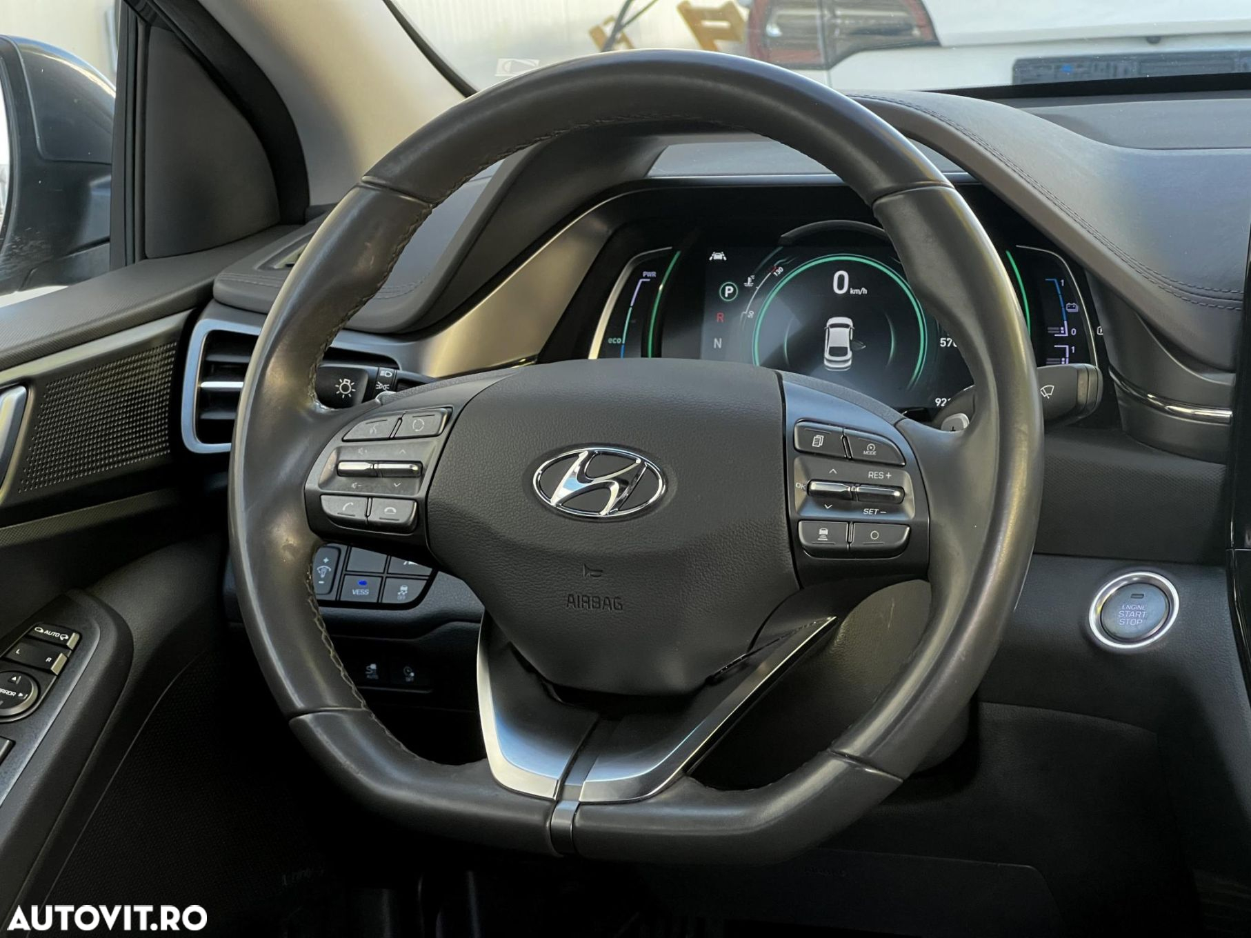 Hyundai IONIQ - 10