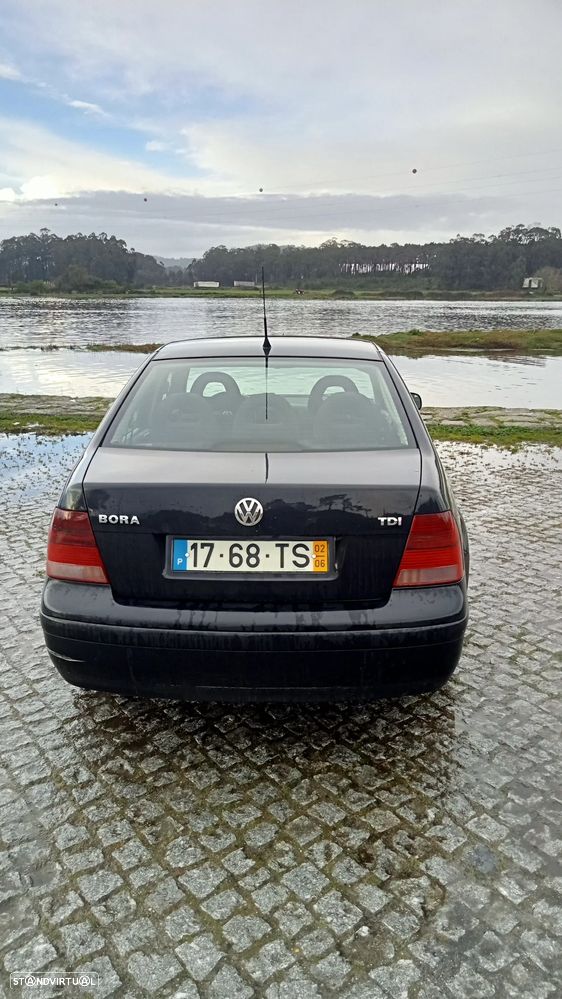VW Bora 1.9 TDi Confortline - 2
