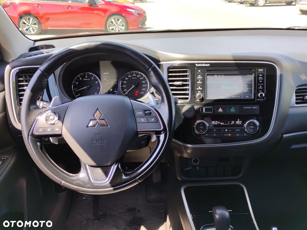Mitsubishi Outlander 2.0 Intense 4WD CVT - 18