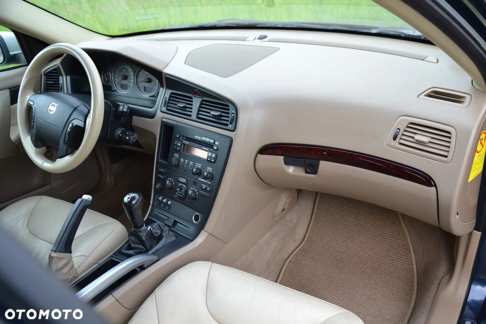 Volvo XC 70 AWD Premium - 27