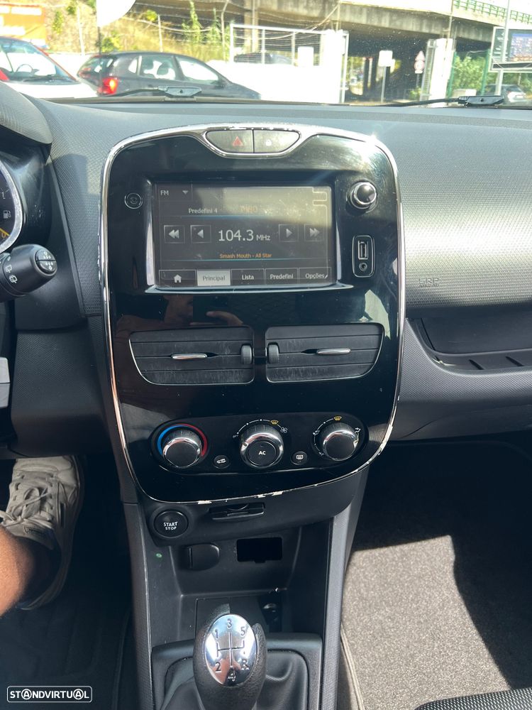 Renault Clio - 15