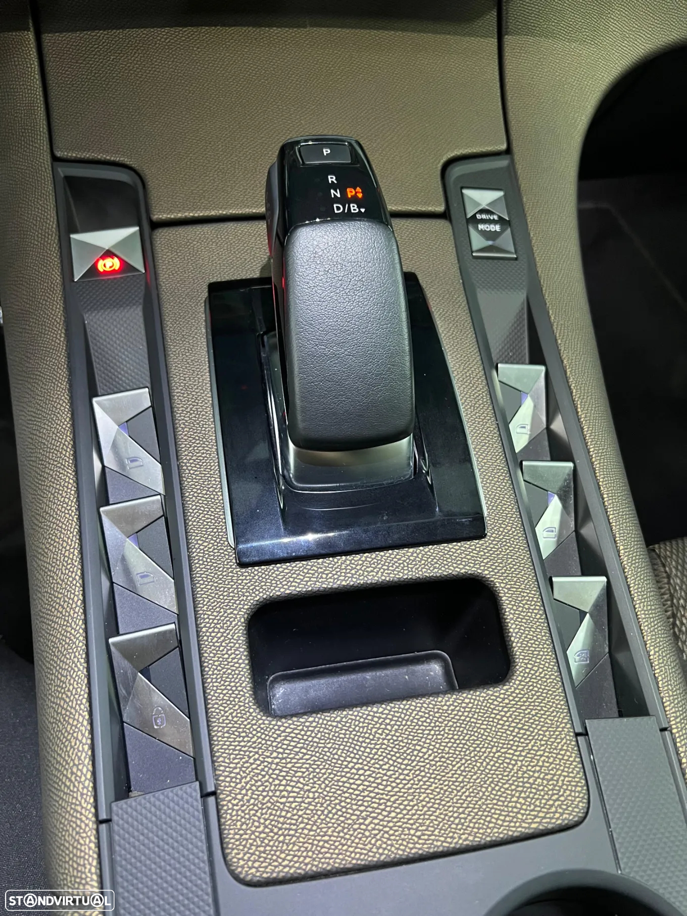 DS DS7 Crossback - 29