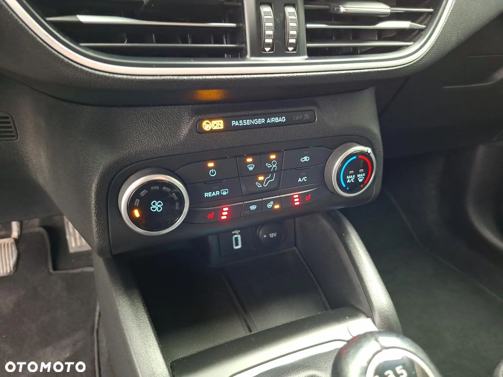 Ford Focus 1.0 EcoBoost Trend Edition - 28