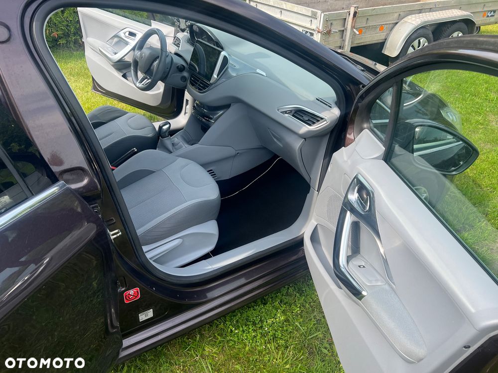 Peugeot 208 1.4 VTi Allure - 16