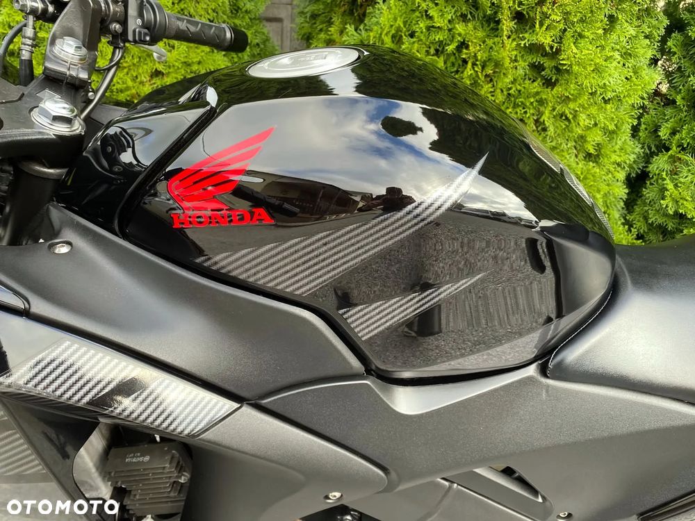 Honda CBR - 18