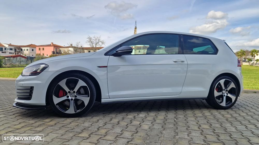 VW Golf GTI Performance BlueMotion DSG - 4