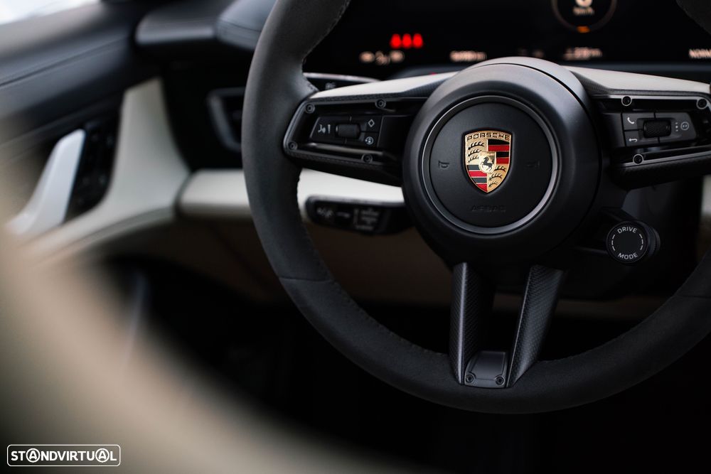 Porsche Taycan Turbo S - 37