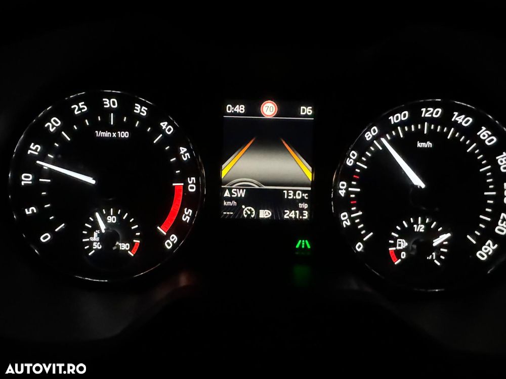 Skoda Octavia 2.0 TDI 4x4 DSG Scout - 6