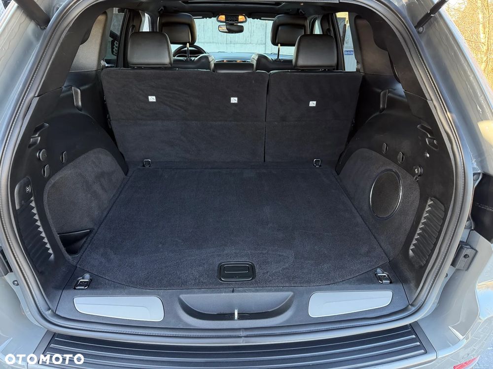 Jeep Grand Cherokee - 22