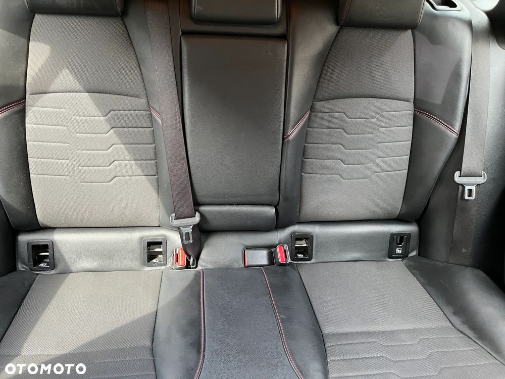 Toyota Corolla 2.0 Hybrid Executive - 18
