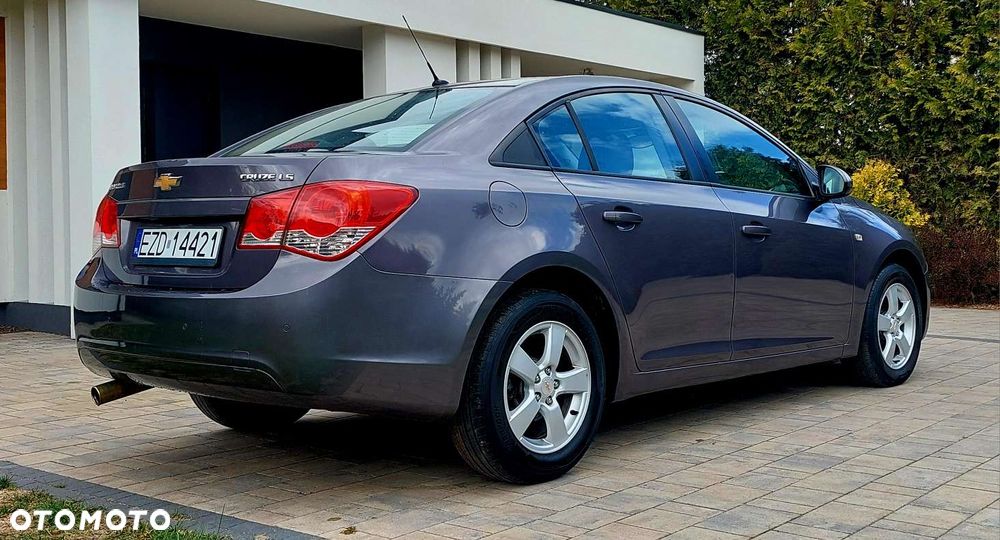 Chevrolet Cruze 1.8 LS - 16