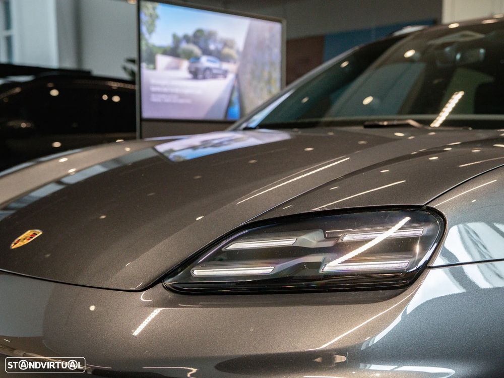 Porsche Macan Electric 4 - 13