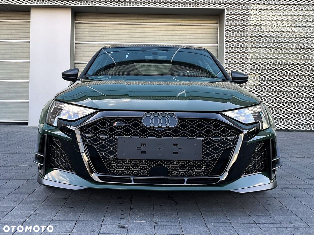 Audi RS3 Limousine - 13