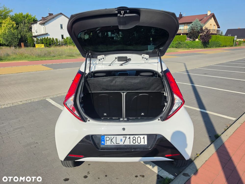 Toyota Aygo x-play - 17