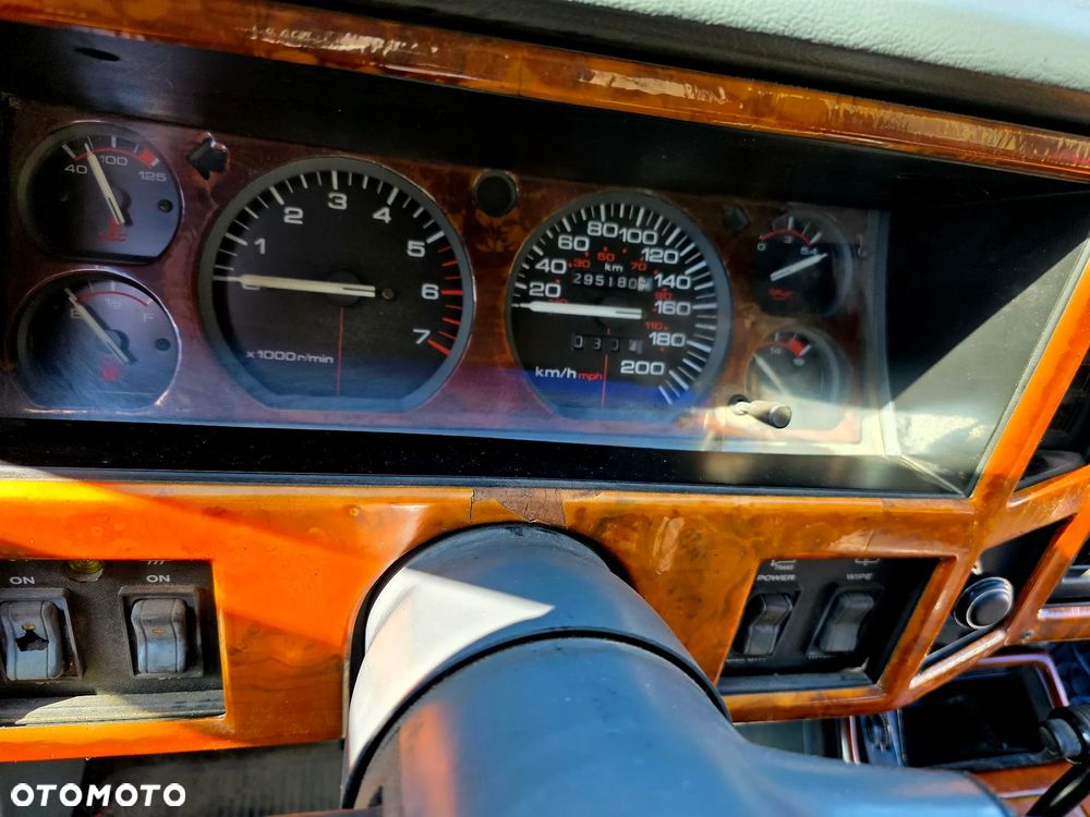 Jeep Cherokee - 12
