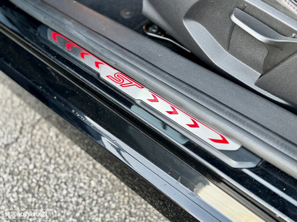 Ford Fiesta 1.6 EcoBoost c/ Pack Pele Desportiva ST — fotografia 27