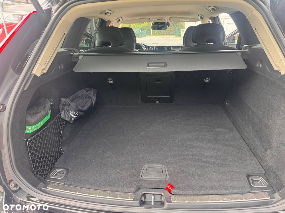 Volvo XC 60 B4 D AWD Geartronic Momentum Pro - 14