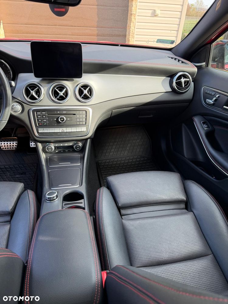 Mercedes-Benz GLA 220 4-Matic AMG Line - 8