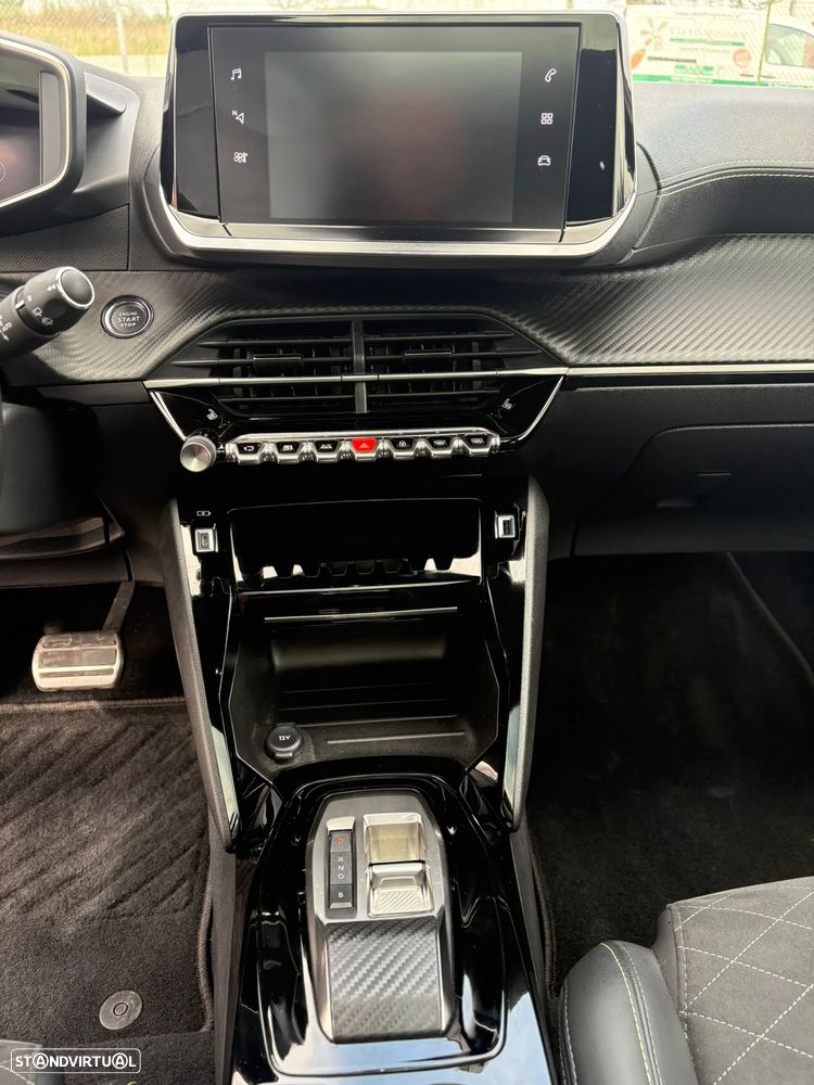 Peugeot e-208 GT+ - 11