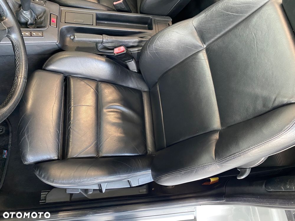 BMW Seria 3 318i Cabriolet - 26
