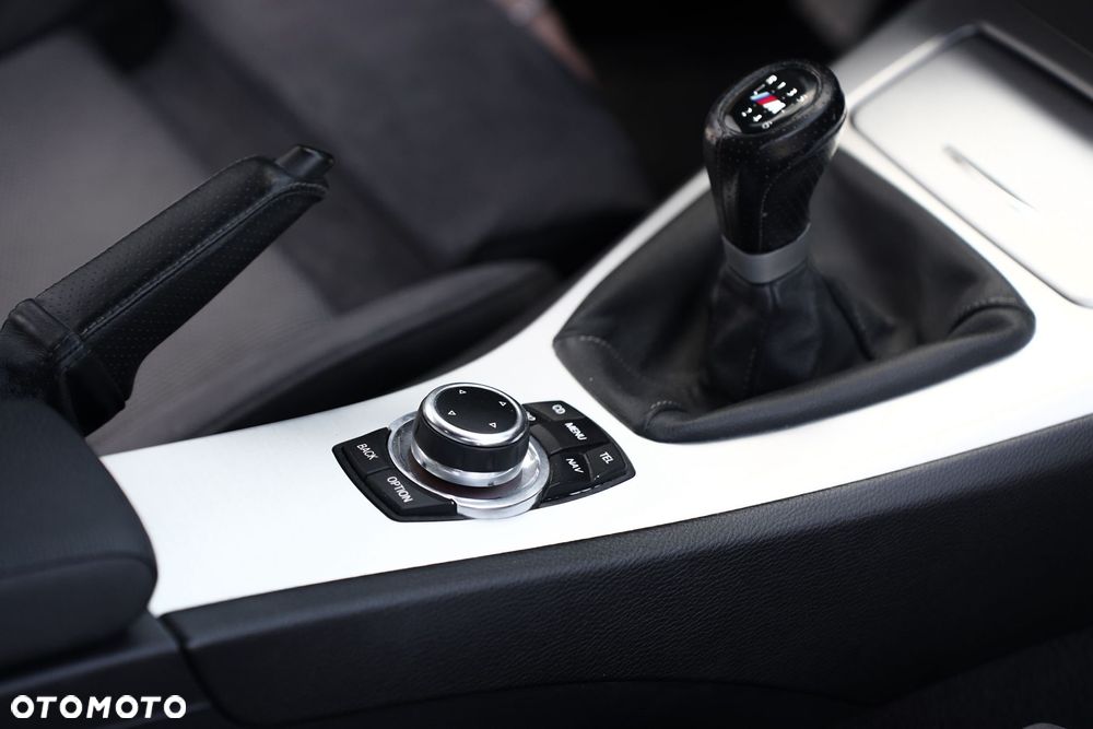 BMW Seria 3 320d DPF M Sport Edition - 23