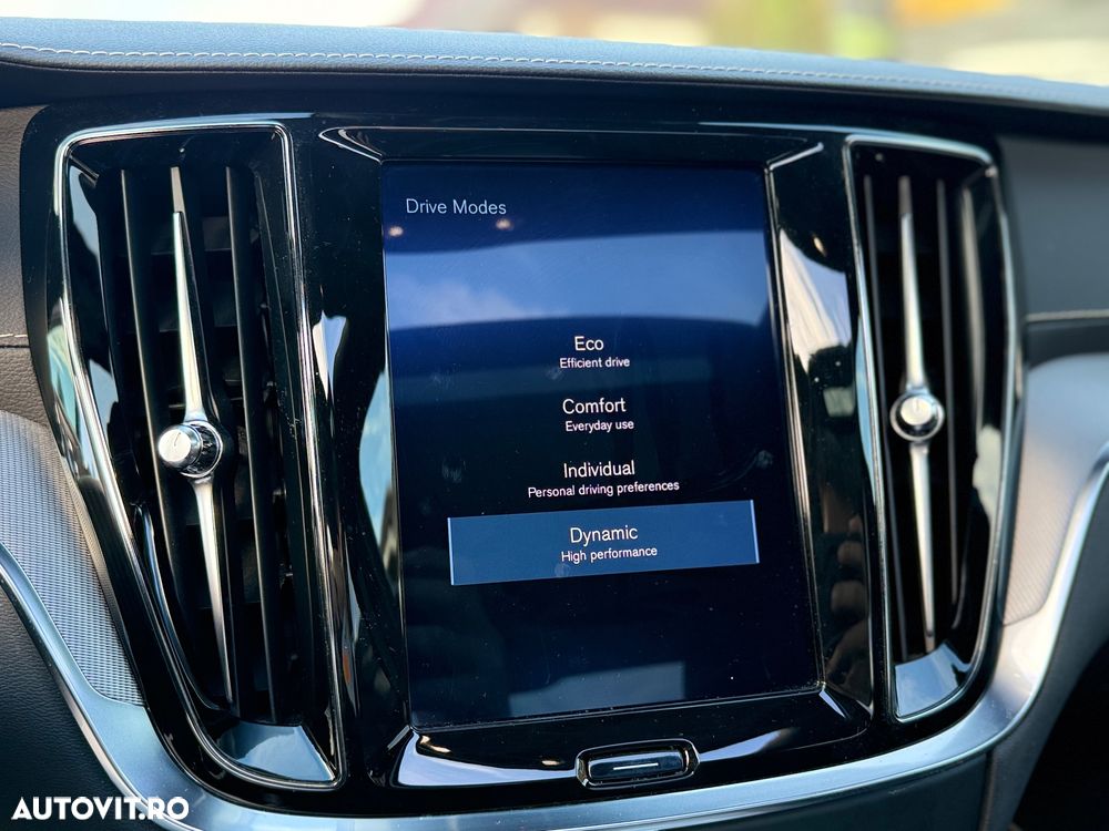 Volvo S60 T5 R-Design - 23