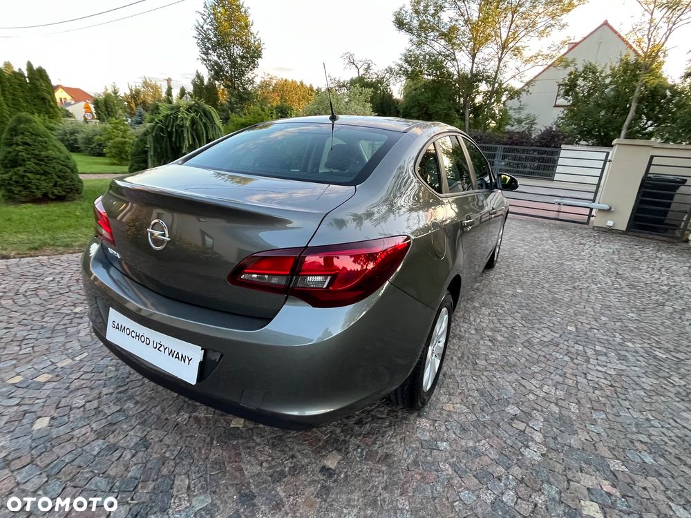 Opel Astra 1.6 Active EU6 - 12