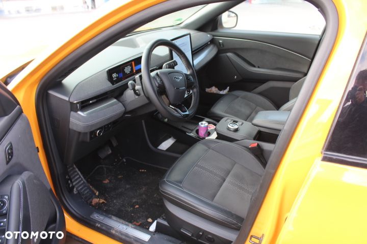 Ford Mustang Mach-E AWD GT - 5