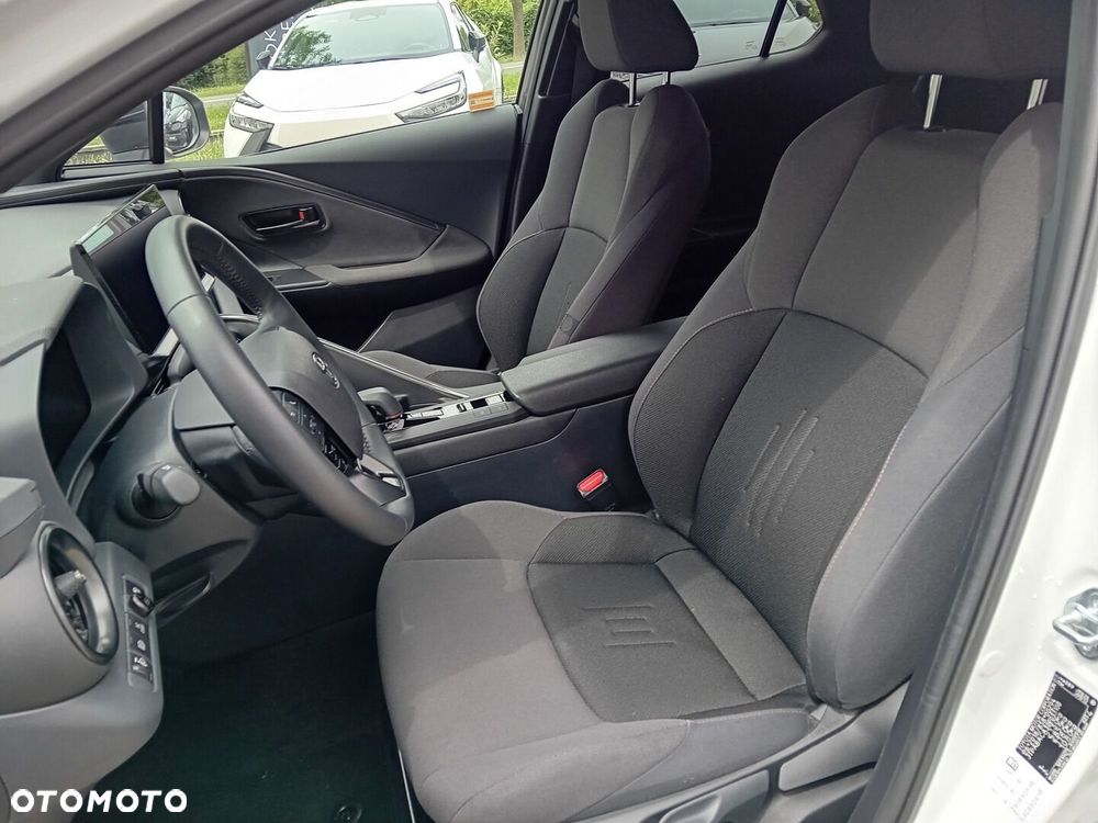 Toyota C-HR - 11