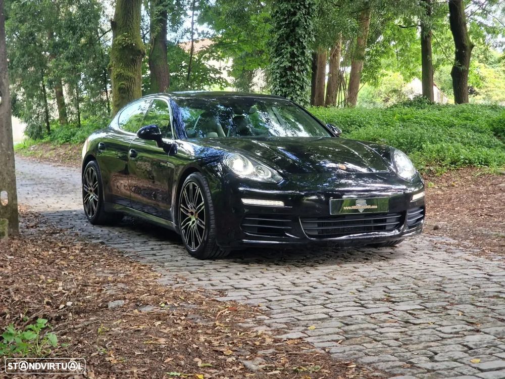 Porsche Panamera - 1