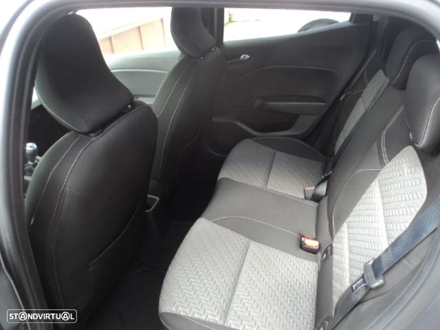 Renault Clio 1.0 TCe Evolution Bi-Fuel - 11