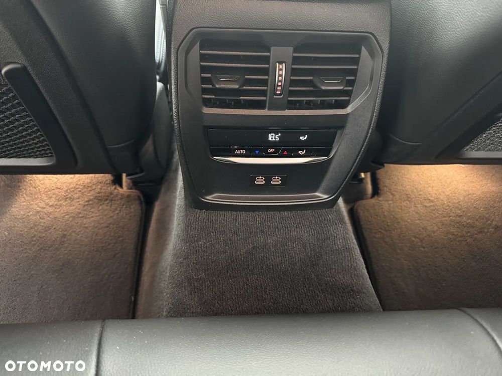 BMW Seria 3 318d M Sport - 21