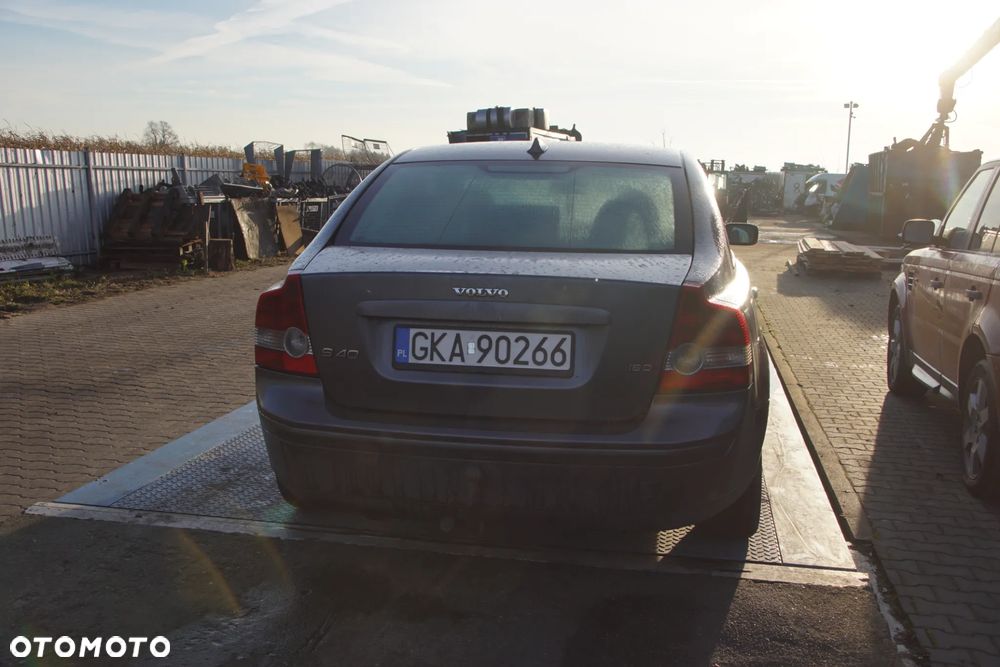 Auto na części - Volvo S40 II 1.6 D 109 KM D4164T MTX75 455 2006R Silnik Skrzynia Drzwi Błotnik Klapa Zderzak Lusterko Szyba Klamka Deska Kokpit Sterownik Moduł Czujnik Licznik Kierownica Wyświetlacz Panel - 5