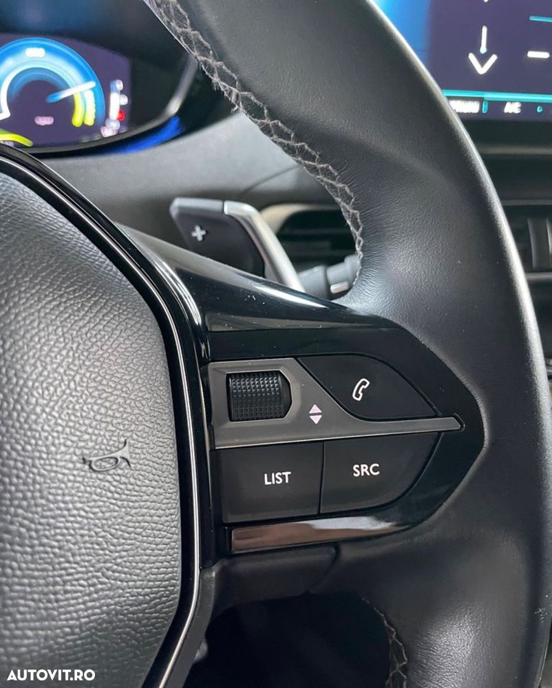Peugeot 3008 Hybrid 225 e-EAT8 GT Pack - 24