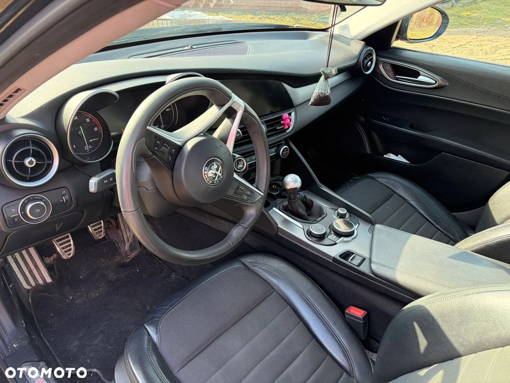 Alfa Romeo Giulia - 14